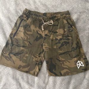 Men’s BMFIT shorts size XL Camo print